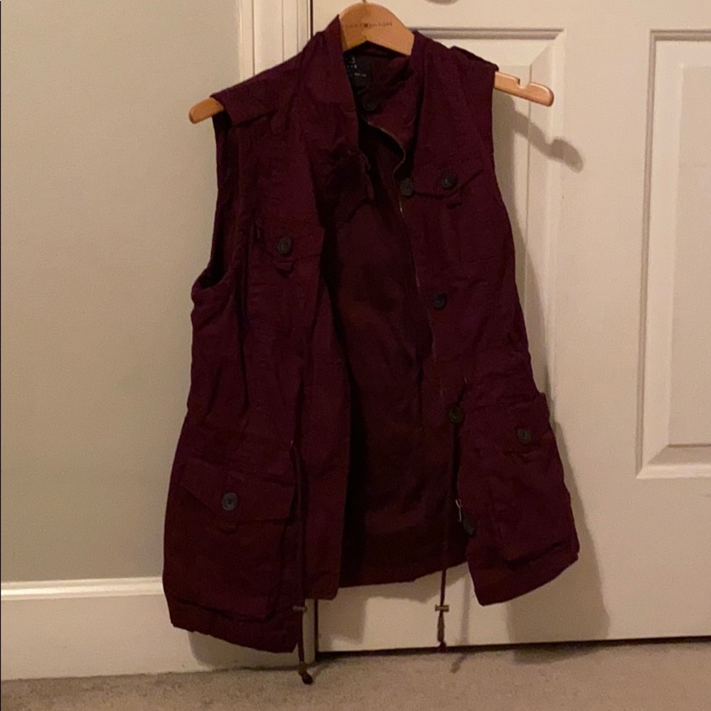 zip up vest